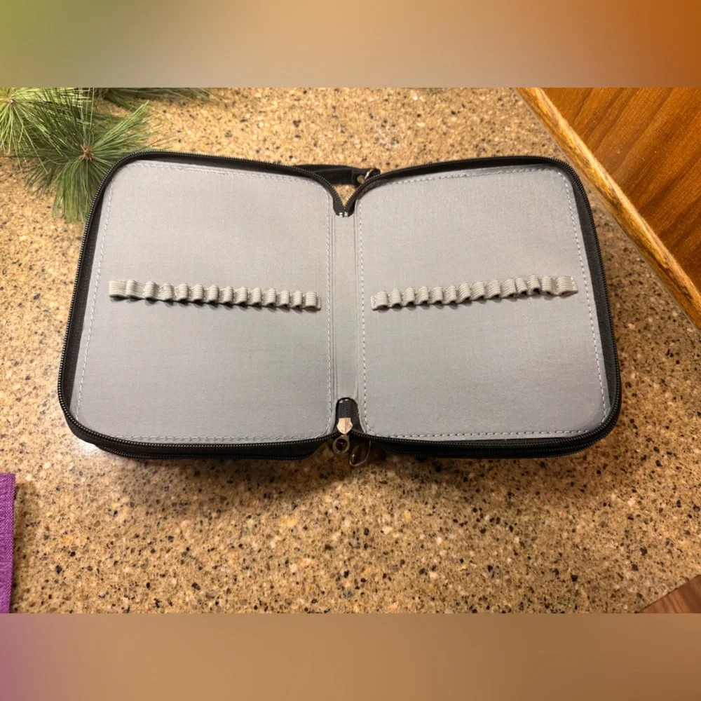 🖊️🖤 Black Pencil / Pen Case – 3 Zipper Sections 🖤🖊️